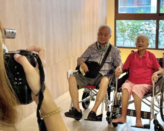 Capturing photos for memories: How one volunteer group helps terminally ill patients