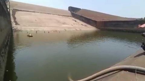 Chhattisgarh: India official fined $640 for draining dam to find phone