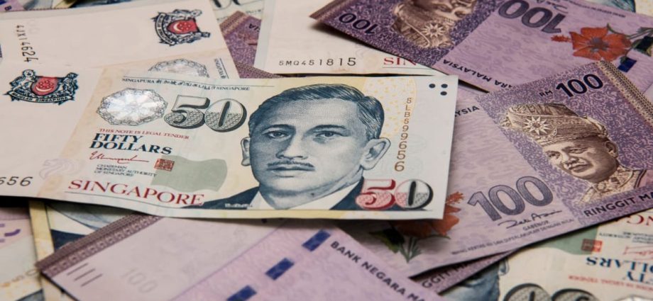 CNA Explains: Why did the Singapore dollar hit an all-time high against the Malaysian ringgit?