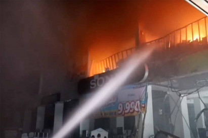 Fire guts big Korat electrical appliance store