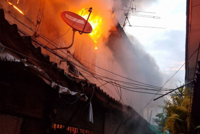 Fire in Thon Buri destroys 40 homes