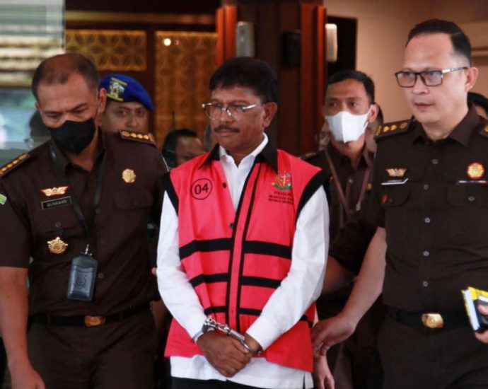 Indonesia communications minister arrested for graft