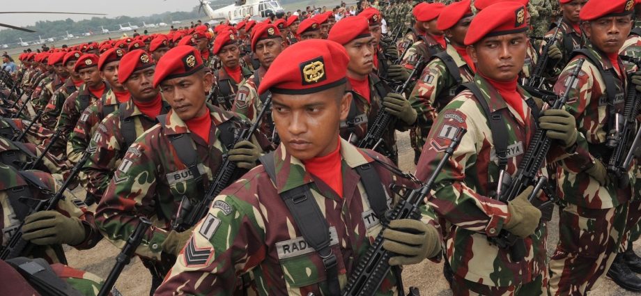 Indonesiaâs military wants its lost powers back