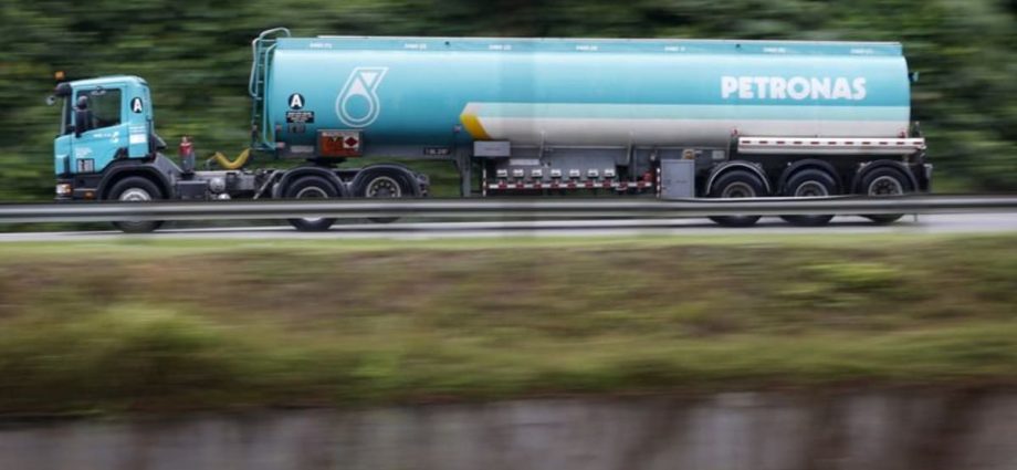 Malaysia's anti-graft agency probing Petronas, international oil firm