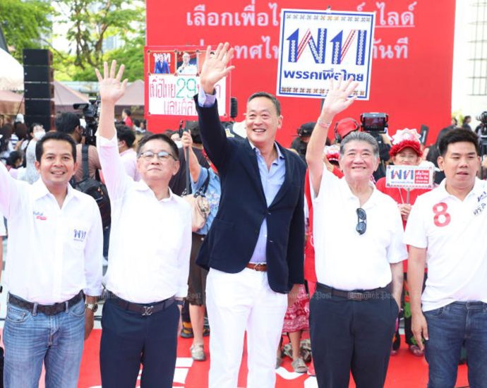 Pheu Thai puts faith in new  slogan as polling day looms