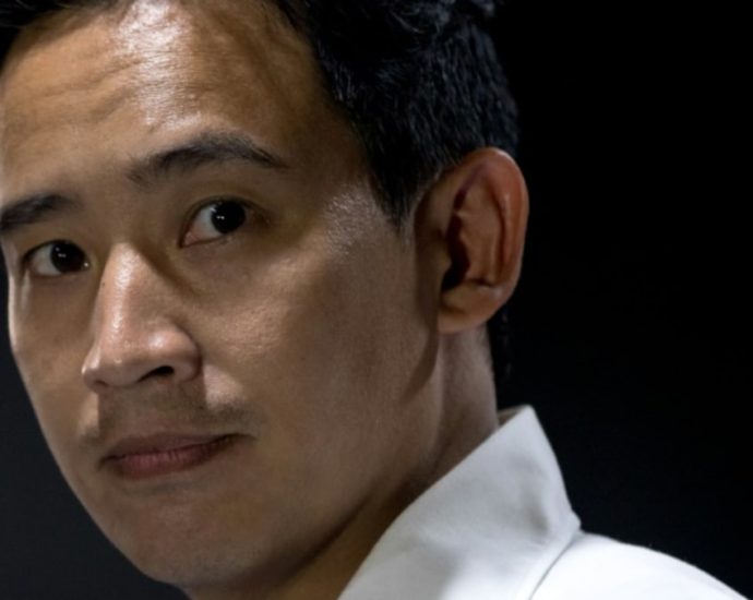 Pita Limjaroenrat: The young Thai opposition leader ready to be prime minister