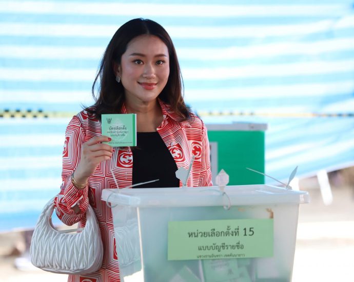 Political party leaders kick off nationwide vote