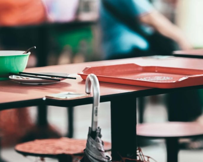 73 written warnings issued to diners who failed to return trays, crockery, since stepped-up enforcement on Jun 1