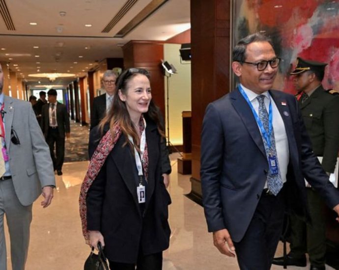 China, US officials meet at intelligence gathering on sidelines of Shangri-La Dialogue in Singapore: Report