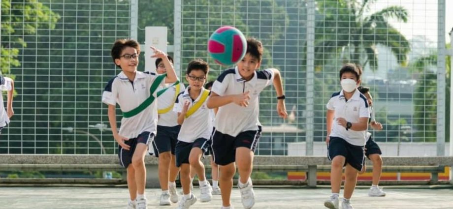 Commentary: Ask Singapore students if itâs time to update school uniforms for hot weather