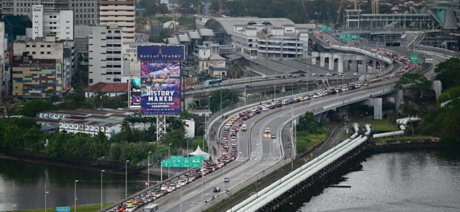 Heavy traffic expected at land checkpoints for Hari Raya Haji holiday