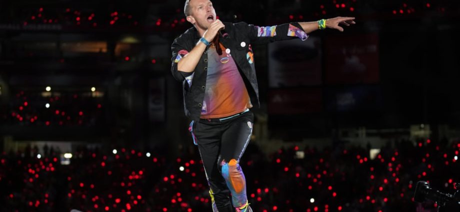 I couldn't get tickets to any of Coldplay's Singapore shows. Here's why I think they kept selling out