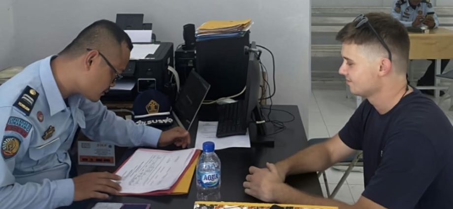 Indonesia to deport Australian surfer after drunken assault