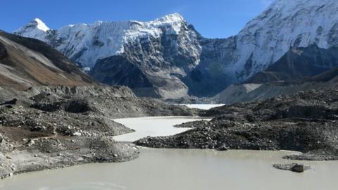 Mount Everest: Deadly season puts focus on record climbing permits