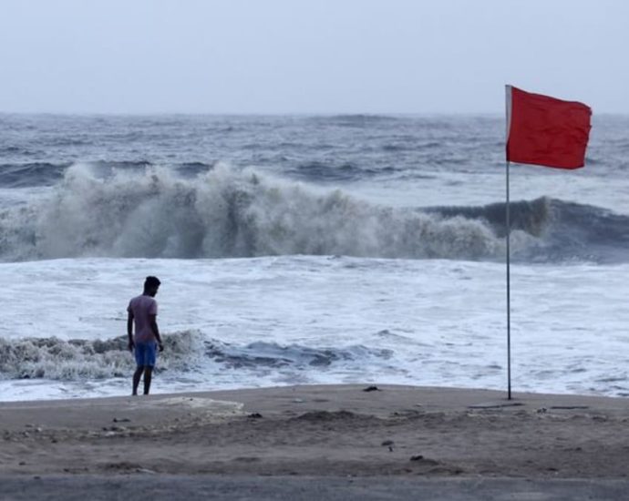 Seven dead as cyclone barrels towards western India, Pakistan