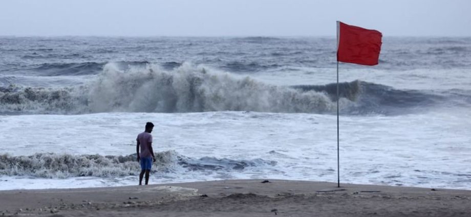 Seven dead as cyclone barrels towards western India, Pakistan