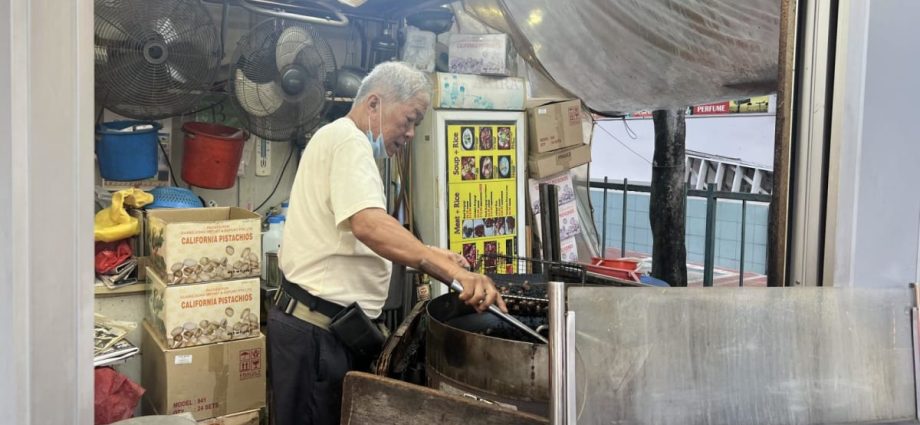 ‘The trade will die out soon’: Roasted chestnut hawkers a rarity as sellers age