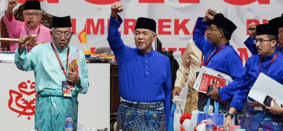 UMNO open to taking back ousted members if they appeal, says party president Ahmad Zahid