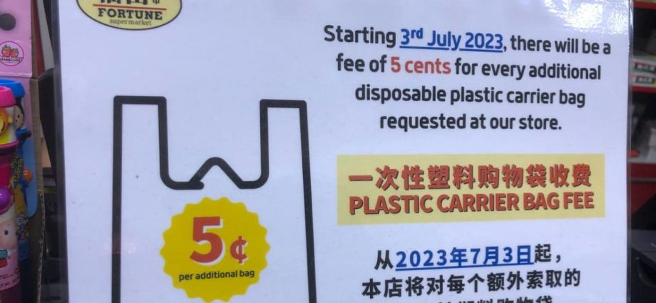 5, 10 cents for extra bags: Hawkers, minimarts start charging as more ask for free carriers