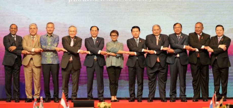 ASEAN chair urges unity as top diplomats meet amid Myanmar discord