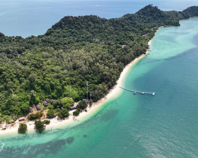 Closing the ‘world’s best beach’: Balancing tourism and sustainability on Thailand’s Koh Kradan