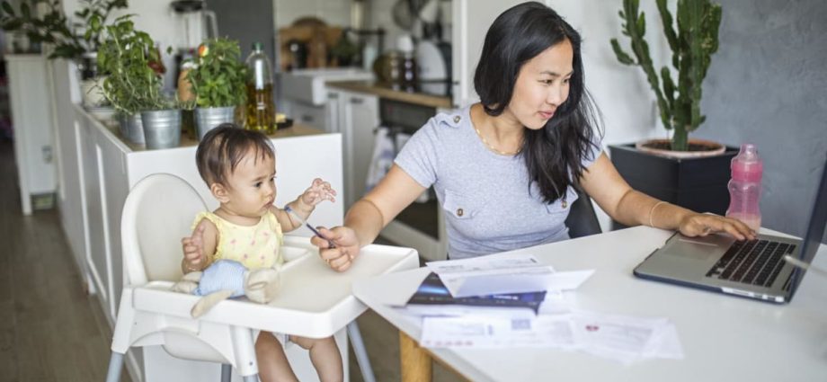 Commentary: Are mothers burning out because they bring their ‘A’ game to both parenting and work?