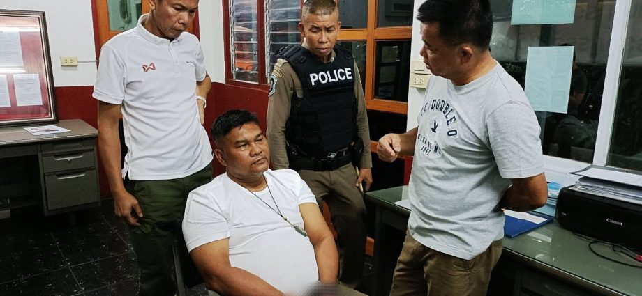 Ex-cop held for pickup theft had dark past