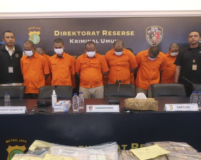 Indonesian police crack down on traffickers who sent 122 people to sell their kidneys in Cambodia