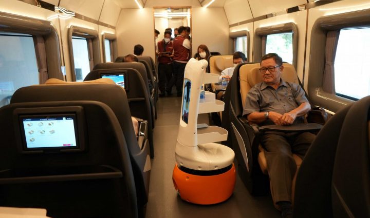 KMITL hails homegrown rail carriage