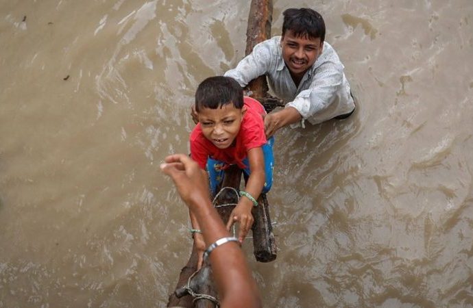 Maharashtra: Sixteen dead, dozens trapped in deadly India landslide