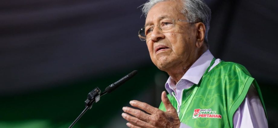 Mahathir urges Malays to vote in upcoming Malaysia state elections to ensure Perikatan victory