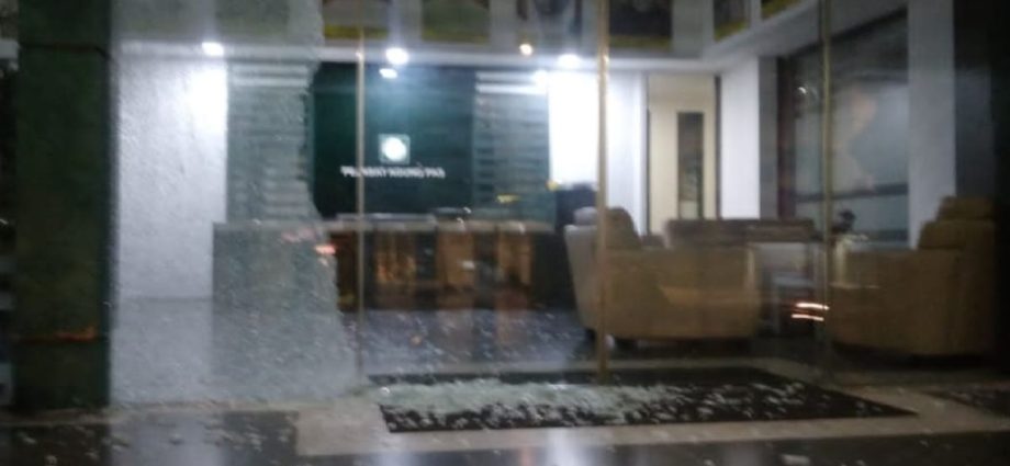 Malaysian police tracking down suspect who hurled stones at PAS headquarters