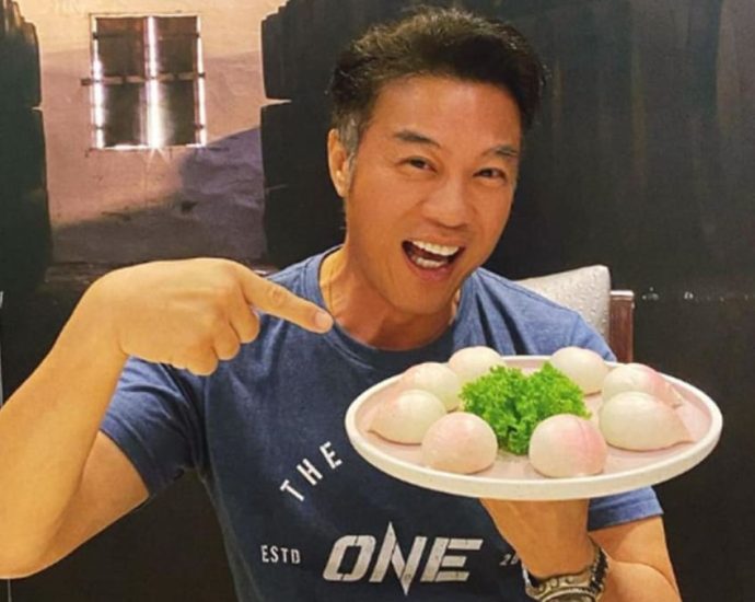 OG âhunkleâ Zheng Geping turned his health around in his 40s â hereâs his advice so you can, too