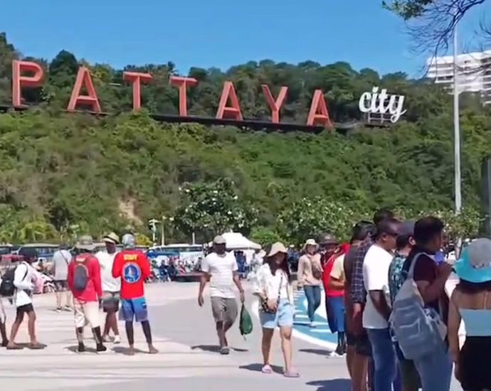 Pattaya, Koh Larn packed with holidaymakers