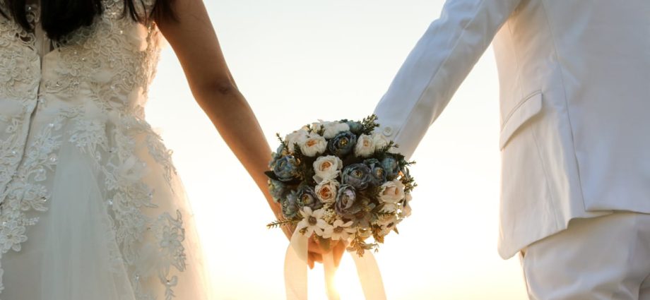 Record number of marriages, fewer divorces in Singapore in 2022