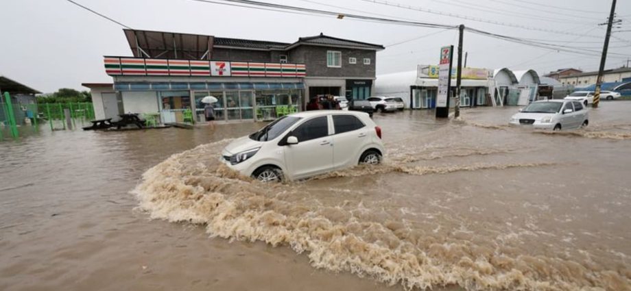 South Korea landslides, floods kill 7, over 1,000 evacuated