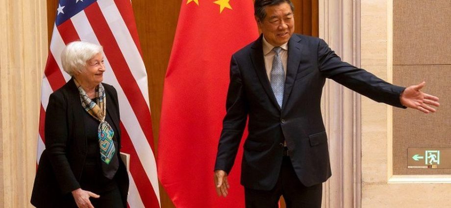 Xi Jinping meets Henry Kissinger as US seeks to defrost China ties