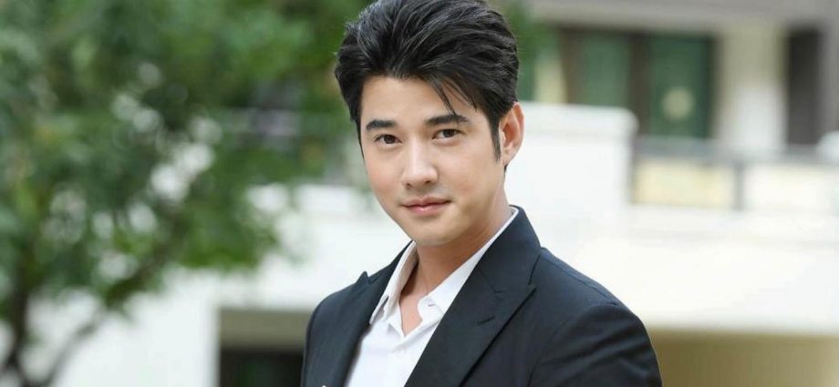 Actor Mario Maurer grilled on plates