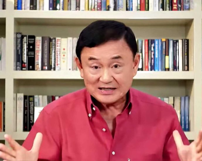 Drop Thaksin focus, Pheu Thai warned