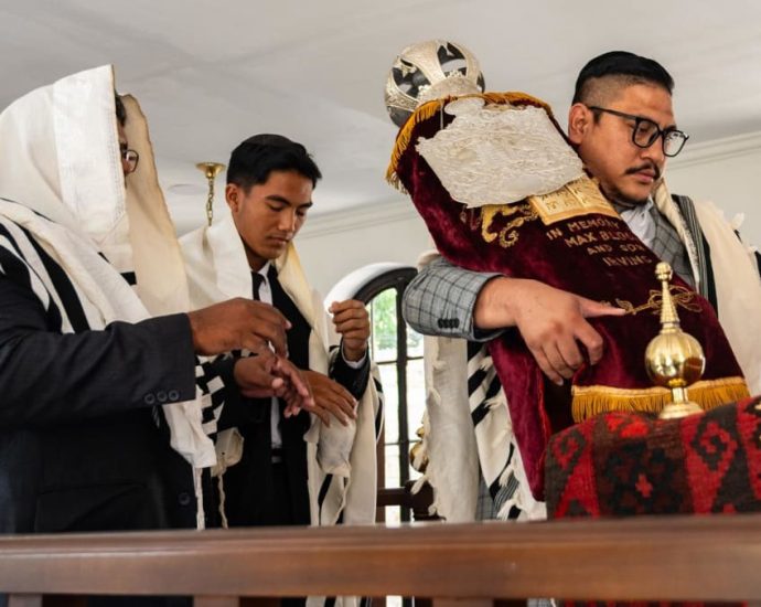 In Indonesiaâs only synagogue, Jewish worshippers hide their faith fearing persecution, but change is afoot