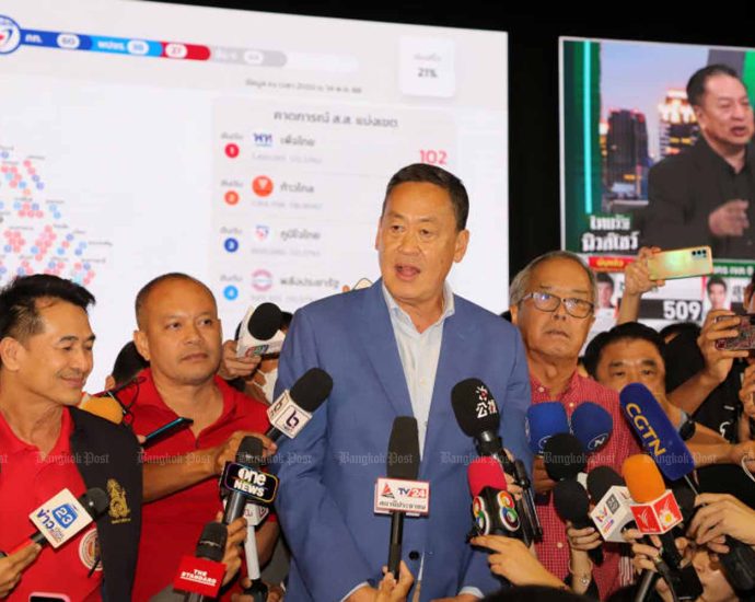 Nattawut declares end to role in Pheu Thai