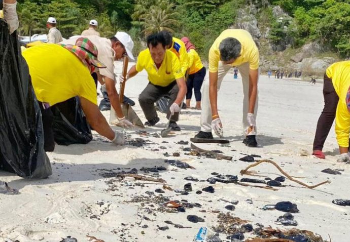 Oil slick spurs beach clean-up