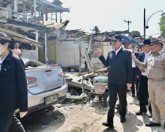 Prayut, Anupong console blast victims