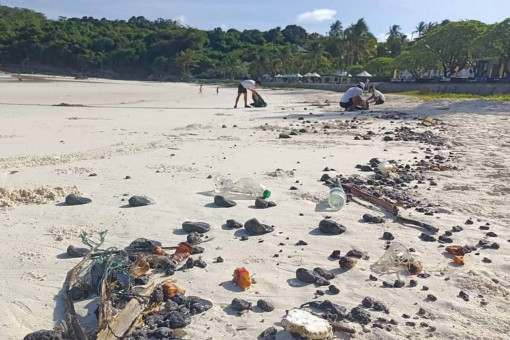 Search on for source of Phuket oil slicks