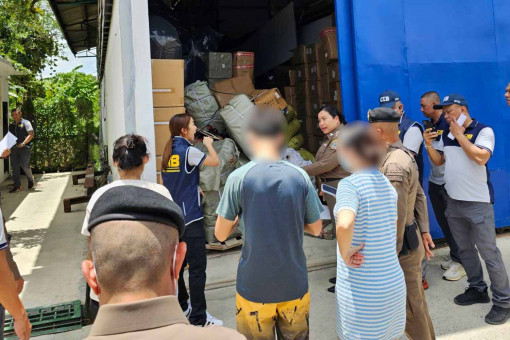 Smuggled hoard seized, Chinese owner arrested