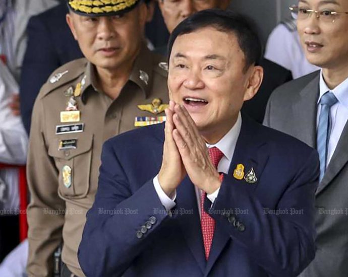 Thaksin can seek pardon despite opposition: prison boss