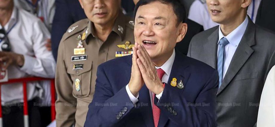 Thaksin can seek pardon despite opposition: prison boss