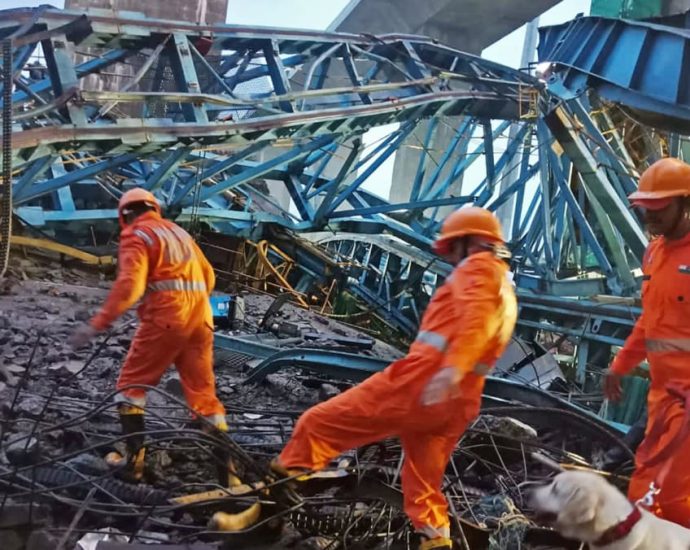 Twenty killed in India crane collapse