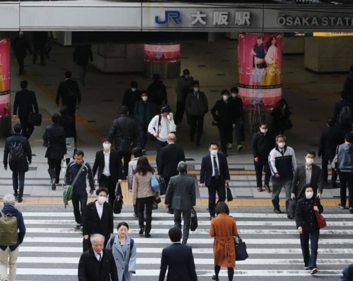 Typhoon Lan set to crash Japan holiday week