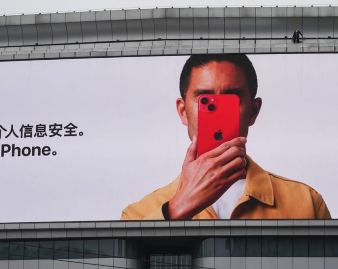 China bans government officials from using iPhones for work: Report